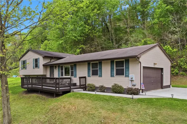 39 Blackswoods Rd, Freedom, PA 15042