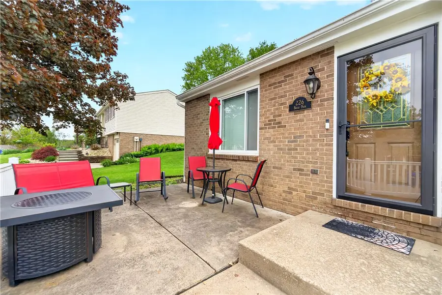 226 Briar Path, Imperial, PA 15126 - #3