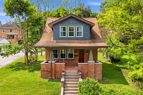 31 Pine St, Etna, PA 15223