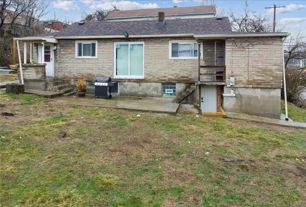 4430 Bowes Ave, West Mifflin, PA 15122
