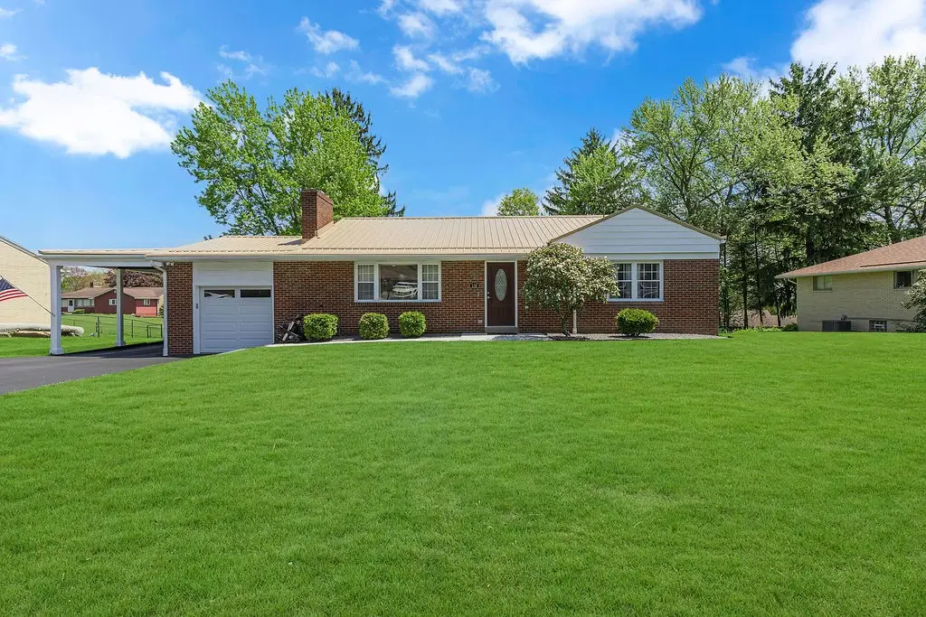 110 Pinkerton Dr, Beaver, PA 15009 - #1