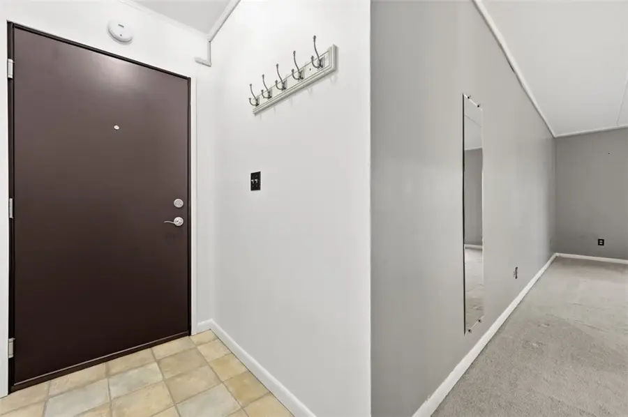 934 Forest Green Dr, Coraopolis, PA 15108 - #3