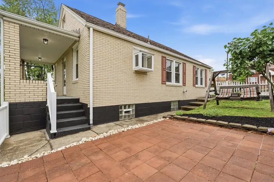 636 Corbin St, West Mifflin, PA 15122 - #2