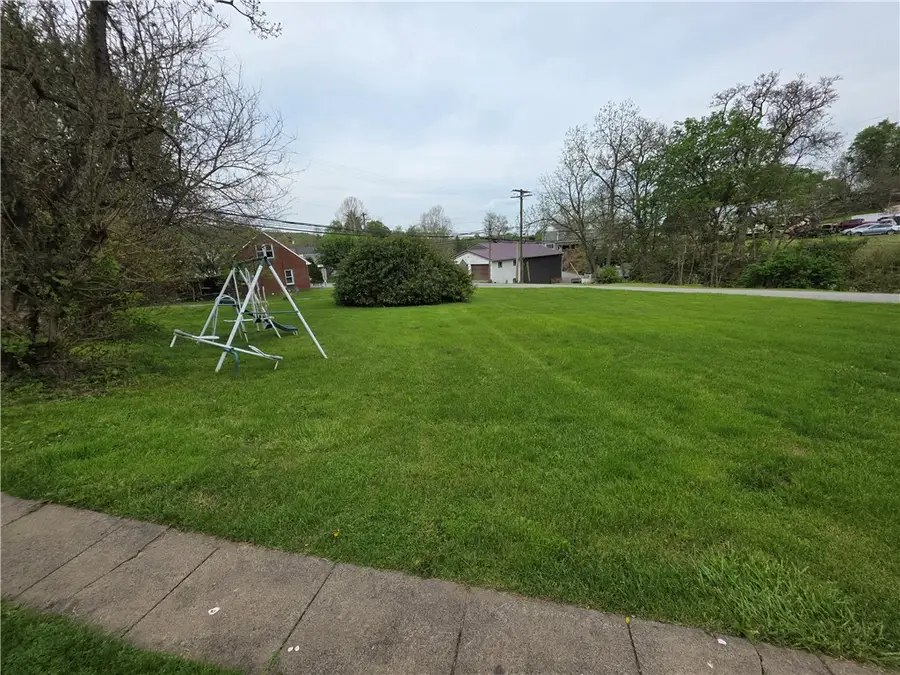395 Spring St, Yukon, PA 15698 - #3