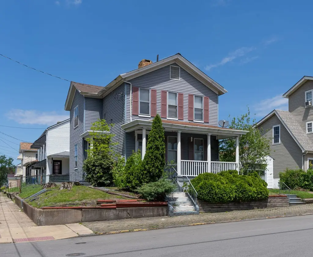 801 10th St, New Brighton, PA 15066 - #1