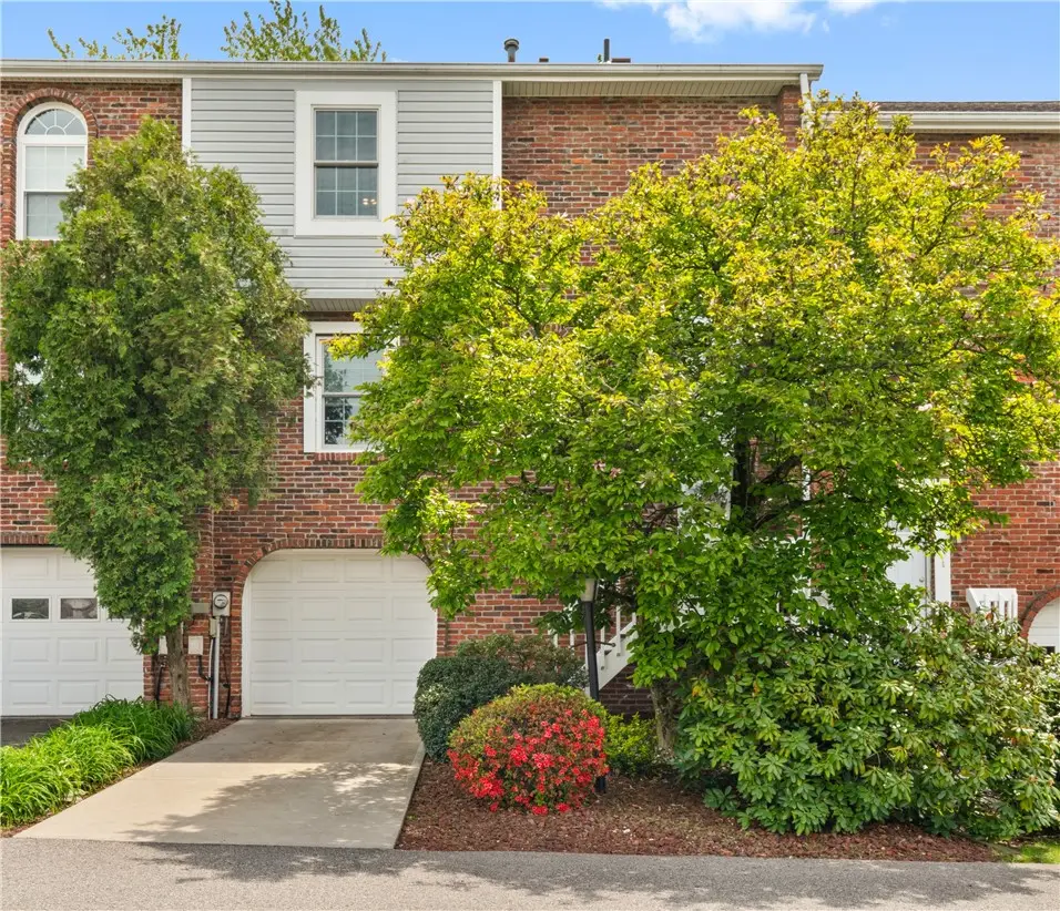 226 Carters Grove Dr, Gibsonia, PA 15044 - #1