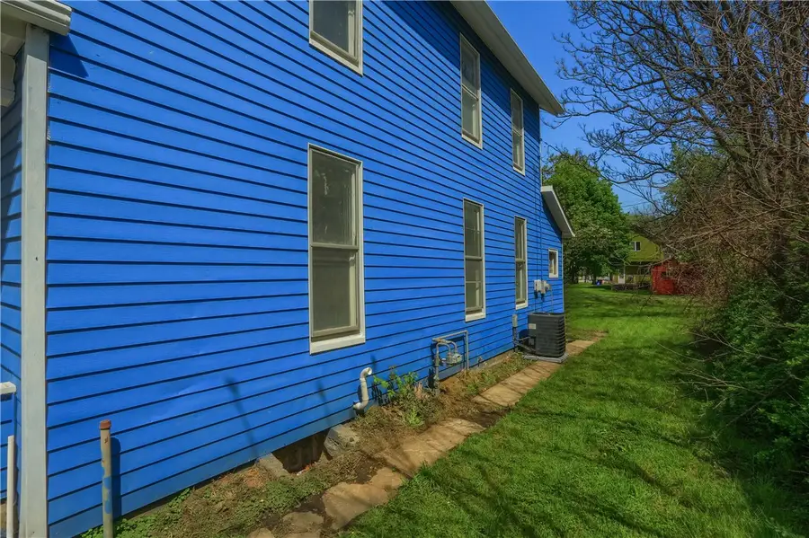 517 Lyndal St, New Castle, PA 16101 - #2