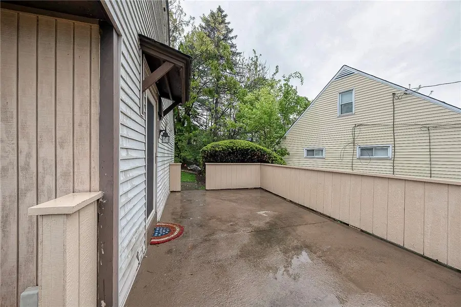 384 Whittier Dr, Pittsburgh, PA 15235 - #3