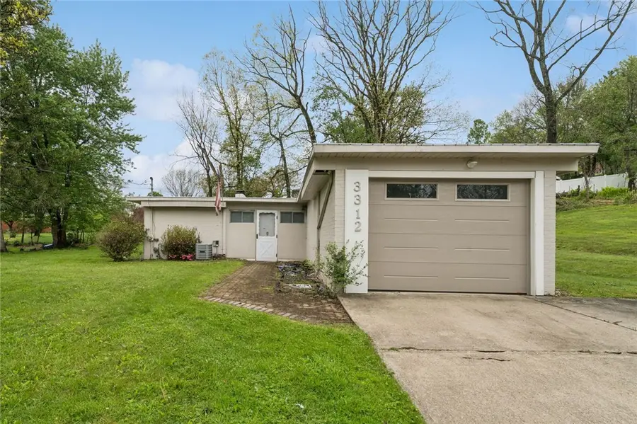 3312 Windgate Drive Drive, Murrysville, PA 15668 - #2