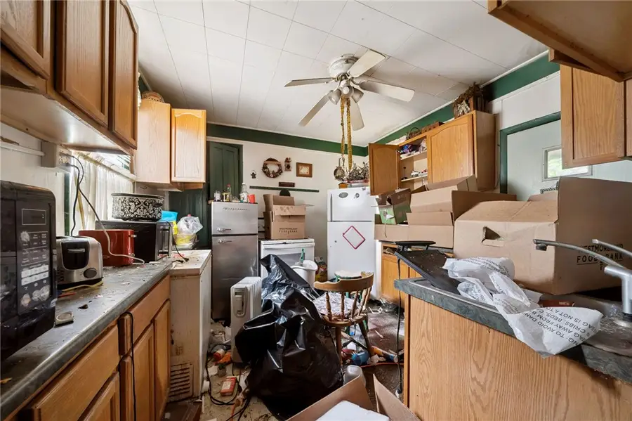 24 Miller St, Latrobe, PA 15650 - #3