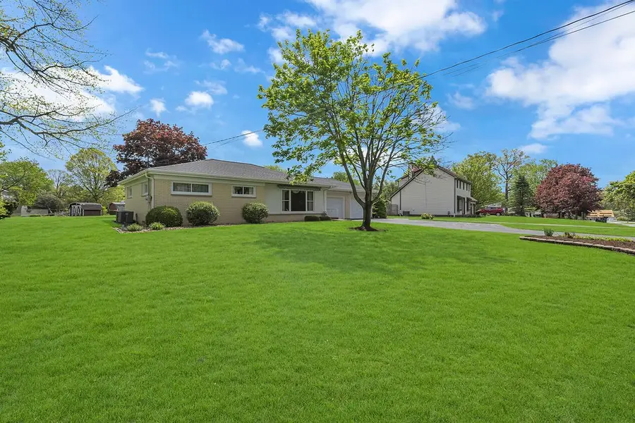 102 Pinecrest Dr, Beaver Falls, PA 15010 - #2