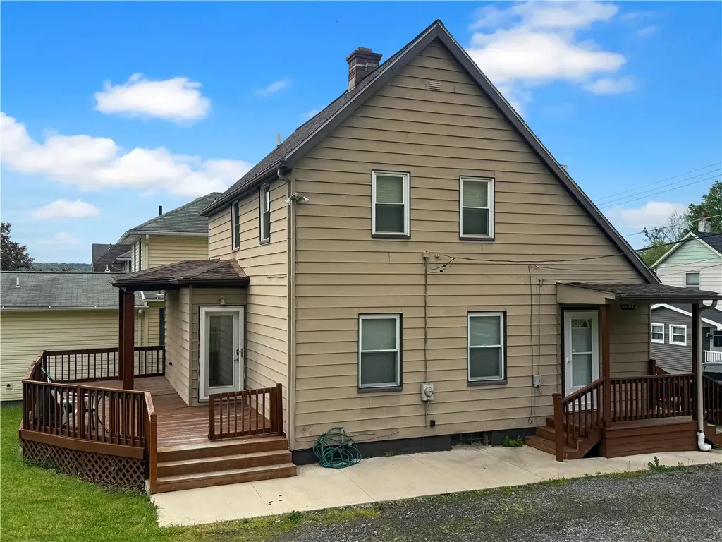 1098 Tenth St, West Pittsburg, PA 16160 - #1