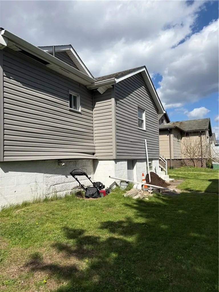520 Grant St, Springdale, PA 15144 - #2