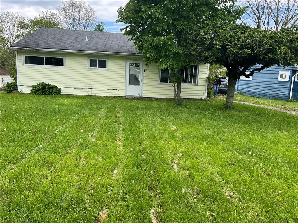 2108 Paul St, Hermitage, PA 16148 - #1