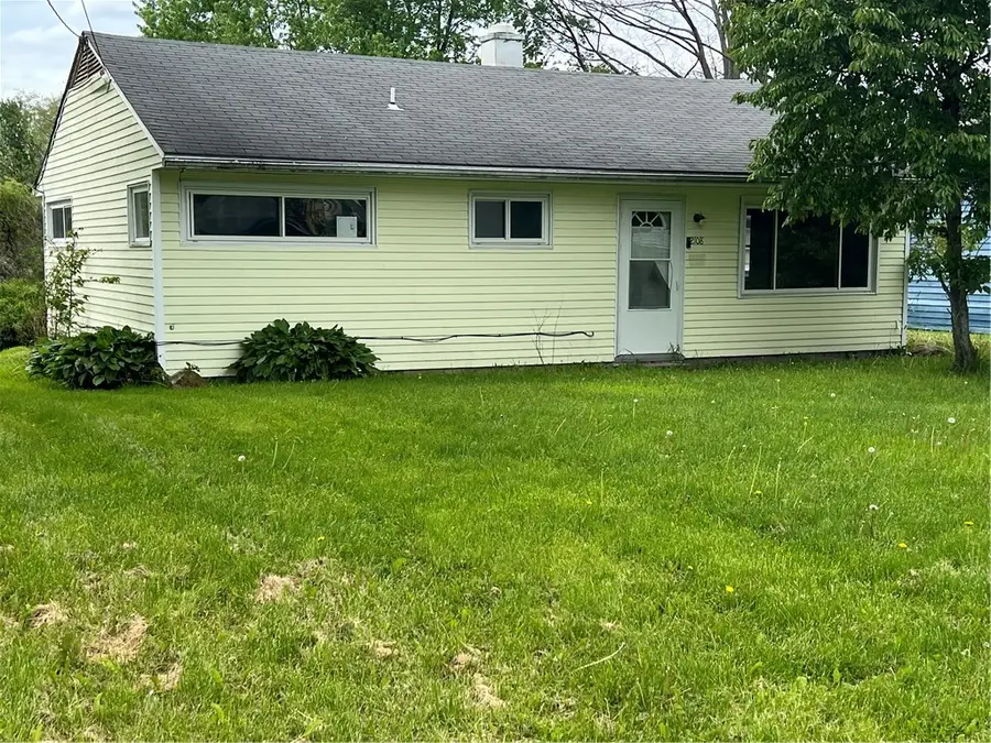 2108 Paul St, Hermitage, PA 16148 - #2