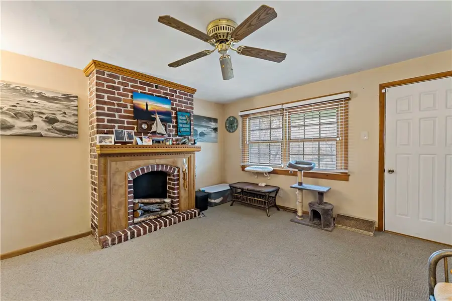 987 Mccoy Rd, Kennedy, PA 15136 - #2
