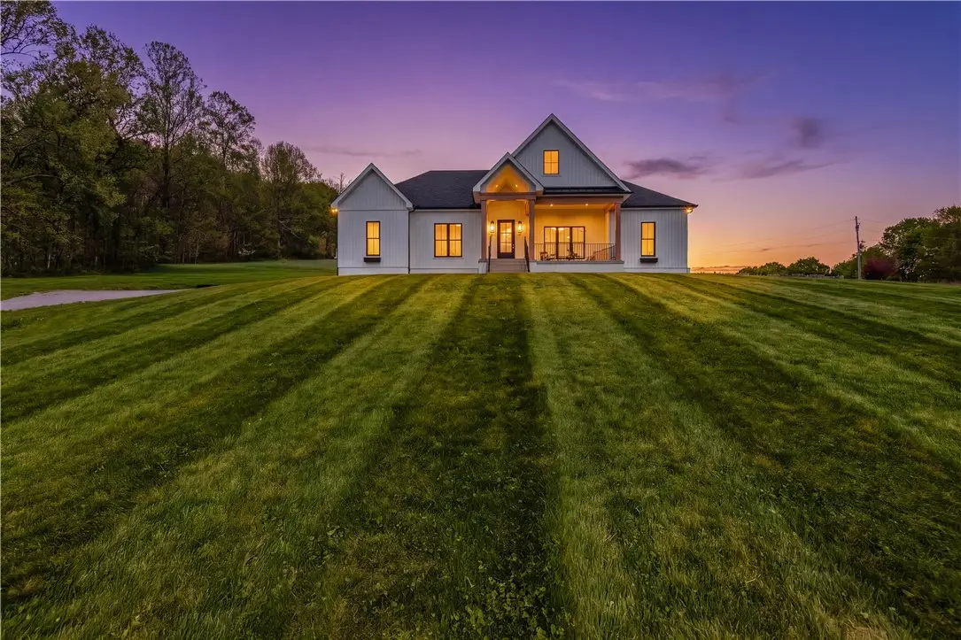 315 Stewarton Rd, Mill Run, PA 15464 - #1