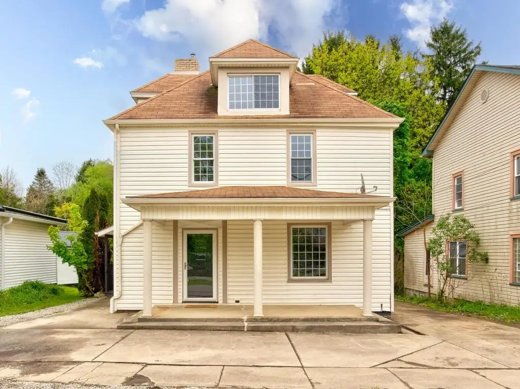 1660 Mercer Rd, Ellwood City, PA 16117 - #1