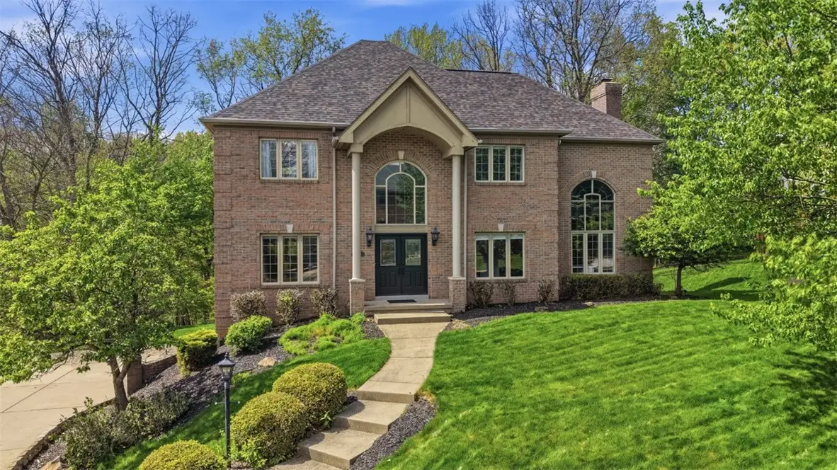 702 Rustic Ridge Dr, Cranberry, PA 16066 - #1