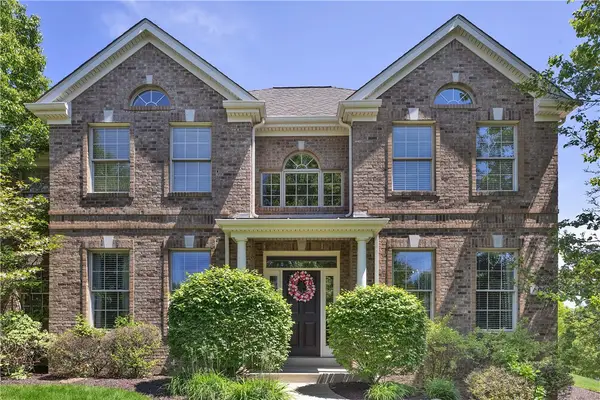 408 Honey Locust Dr, Cranberry Twp, PA 16066