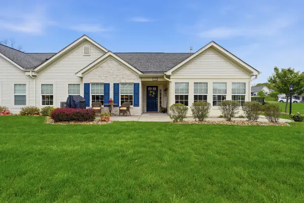 300 Spring Valley Drive, Zelienople, PA 16063