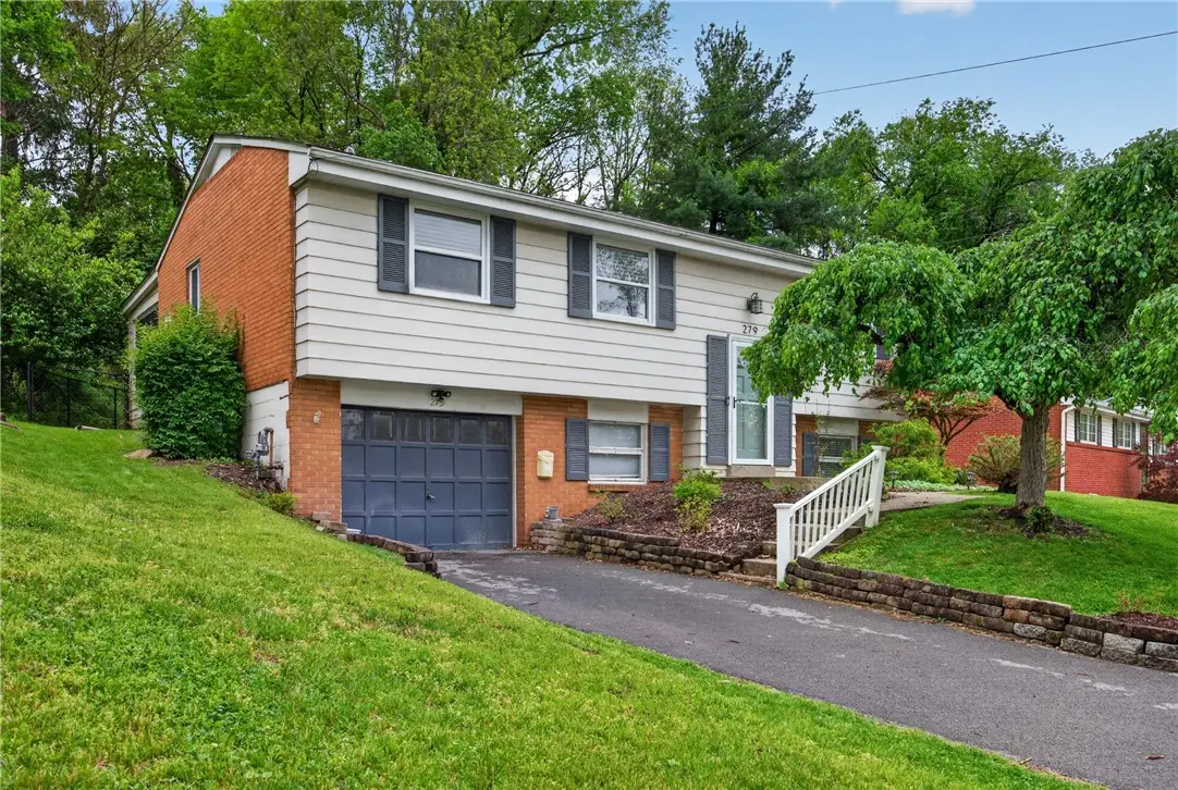 279 Woodridge Dr, Carnegie, PA 15106 - #1