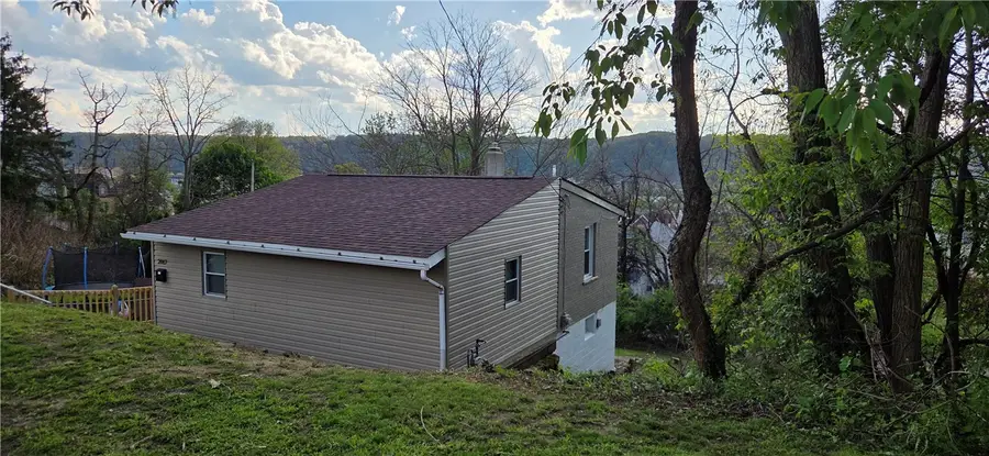 2017 Woodmont Ave, New Kensington, PA 15068 - #2