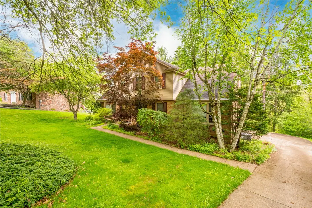 1693 Hathaway Ln, Pittsburgh, PA 15241 - #1