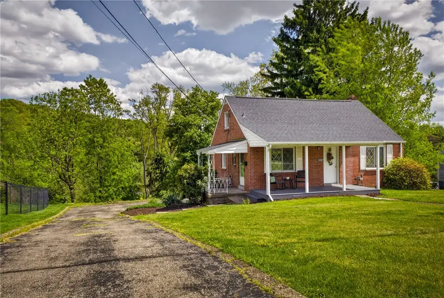 5767 Smith Dr, Bethel Park, PA 15102 - #3