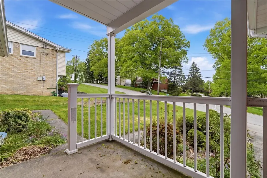 4960 Flamingo Dr, Pittsburgh, PA 15236 - #3