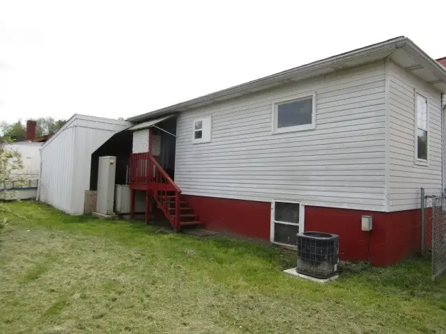 48 Locust St, Ellsworth, PA 15331 - #3