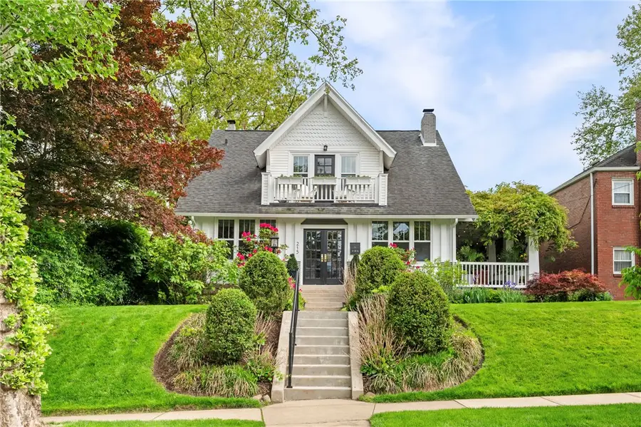 215 W Hutchinson Ave, Pittsburgh, PA 15218 - #2