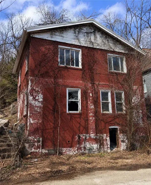 108 Prospect St, East Pittsburgh, PA 15112