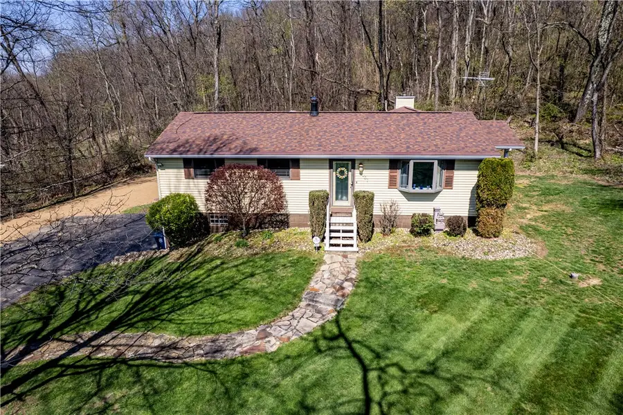 2037 Ridge Rd, Jeannette, PA 15644 - #2