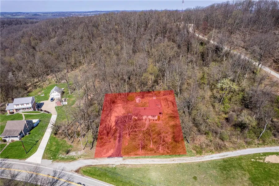 2037 Ridge Rd, Jeannette, PA 15644 - #3