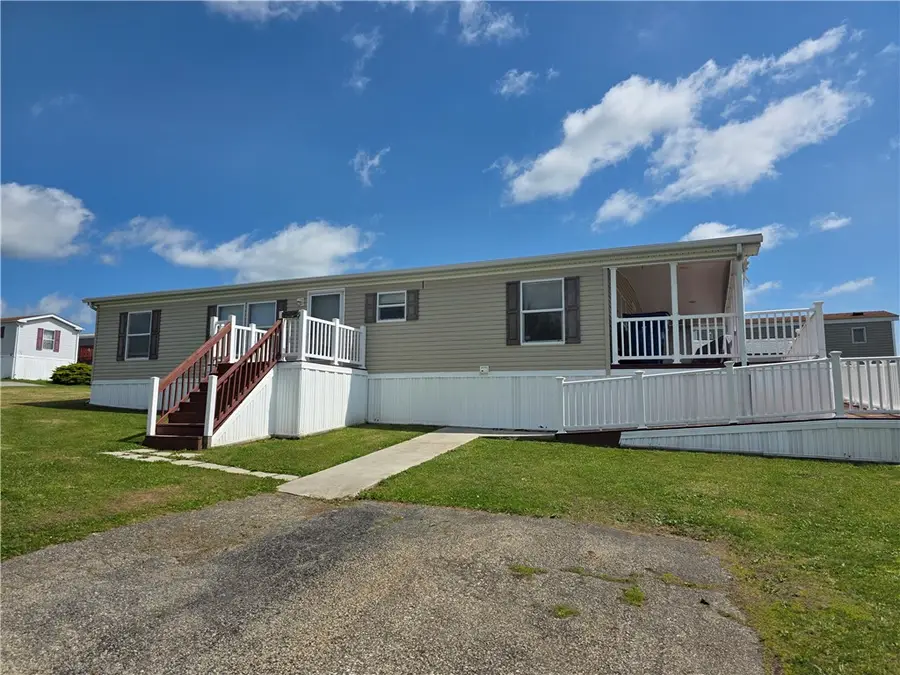 332 Maruca Dr, Mount Pleasant, PA 15666 - #2