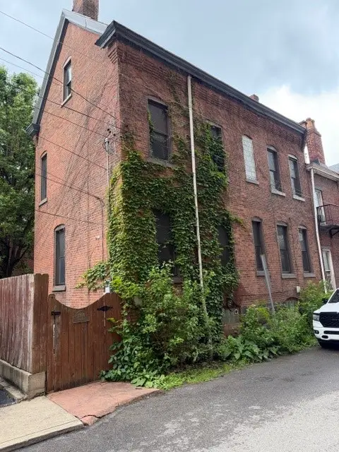 2106 Fox Way, Pittsburgh, PA 15203 - #1