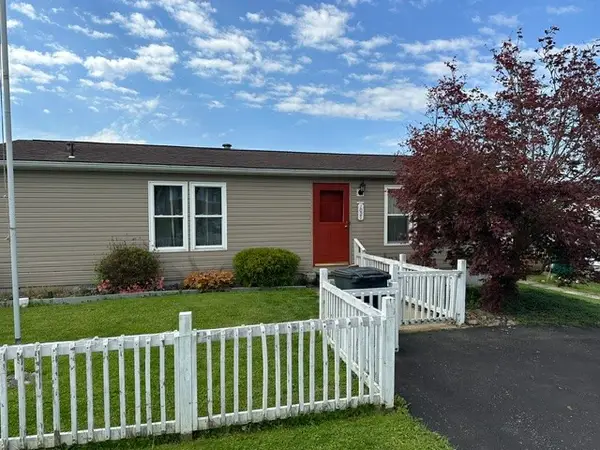 1021 St Clair St, Latrobe, PA 15650