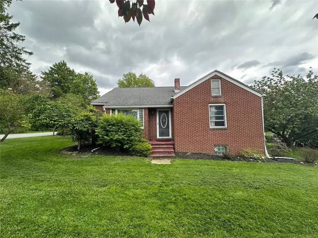 904 Sandalwood Dr, Greensburg, PA 15601 - #1