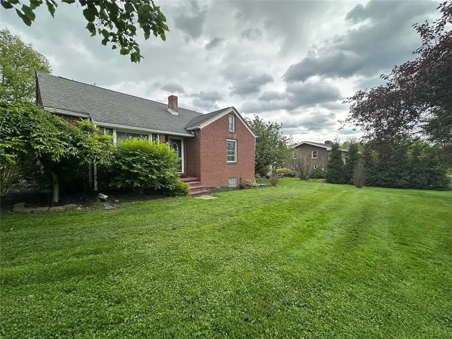 904 Sandalwood Dr, Greensburg, PA 15601 - #2