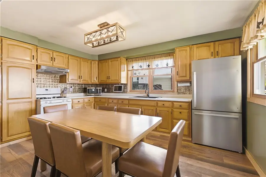 216 Lambert St, Central City, PA 15926 - #2