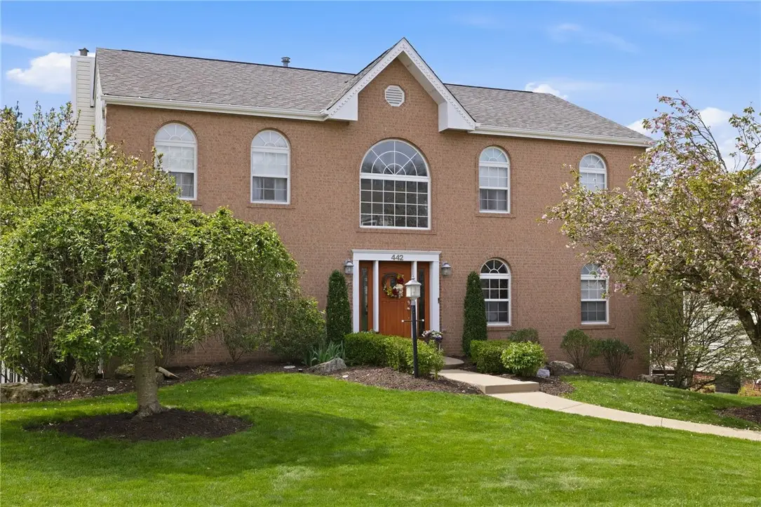 442 Shelbourne Dr, Pittsburgh, PA 15239 - #1
