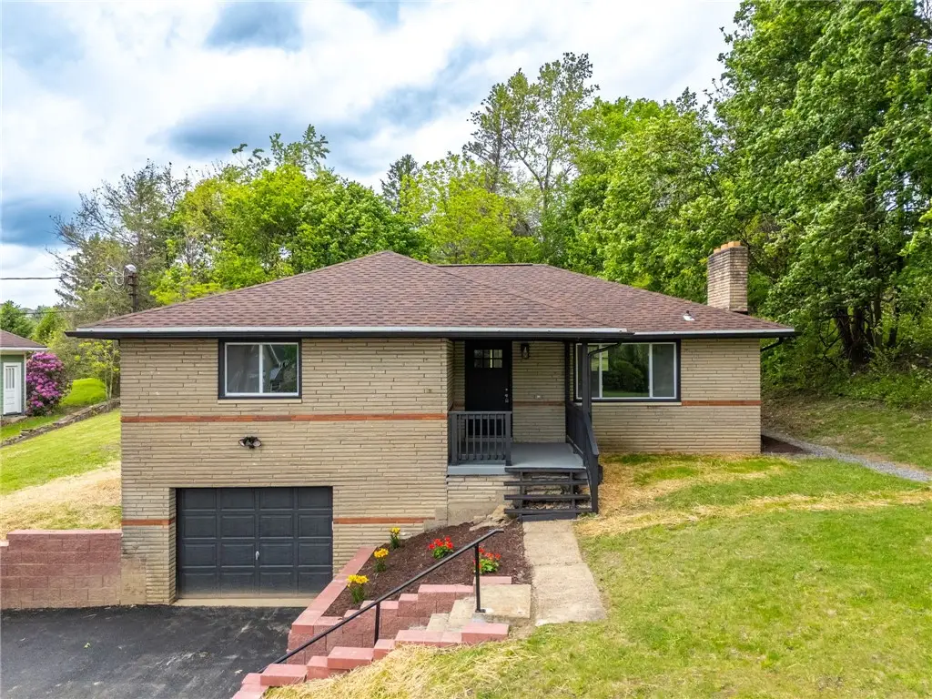 271 Forest Grove Rd, Coraopolis, PA 15108 - #1