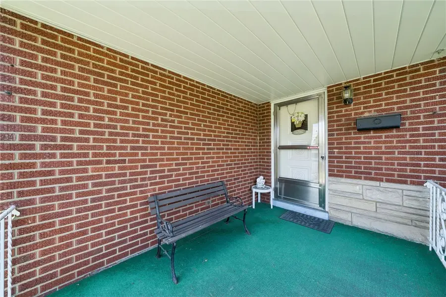 324 Grove Dr, New Kensington, PA 15068 - #3