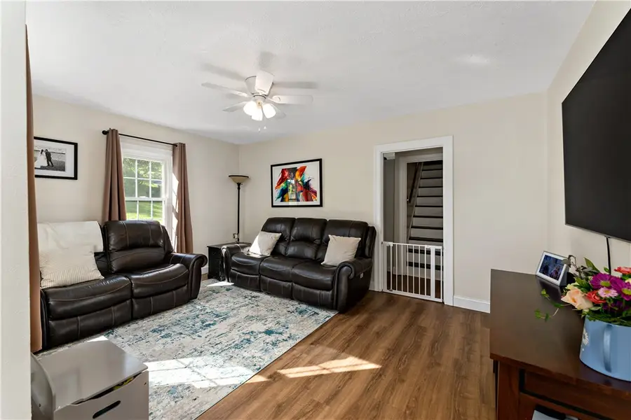 122 Strawberry Aly, Aliquippa, PA 15001 - #3