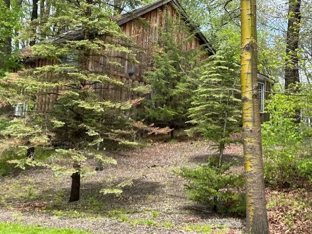 402 Tomahawk Trl, Mercer, PA 16137 - #3