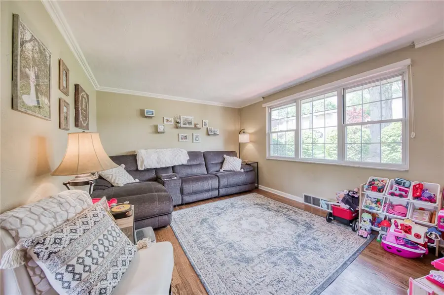 1325 Meadowlark Dr, Pittsburgh, PA 15243 - #3