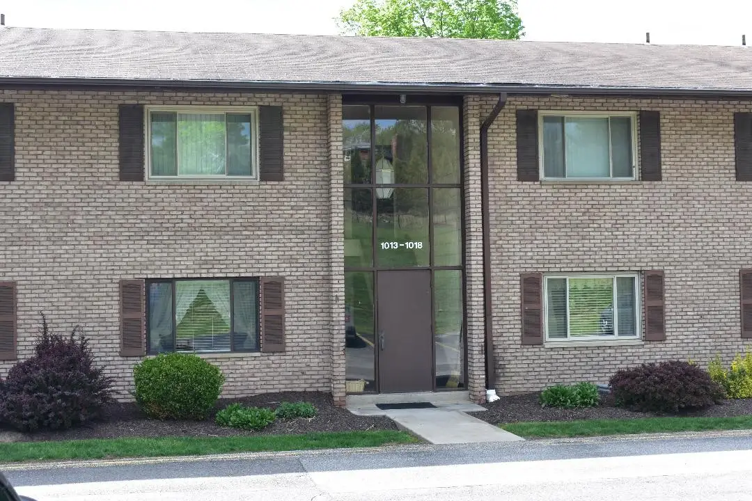 1014 Sanlin Dr, Moon, PA 15108 - #1
