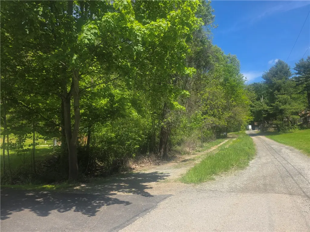 000 Harrold St, Jeannette, PA 15644 - #1