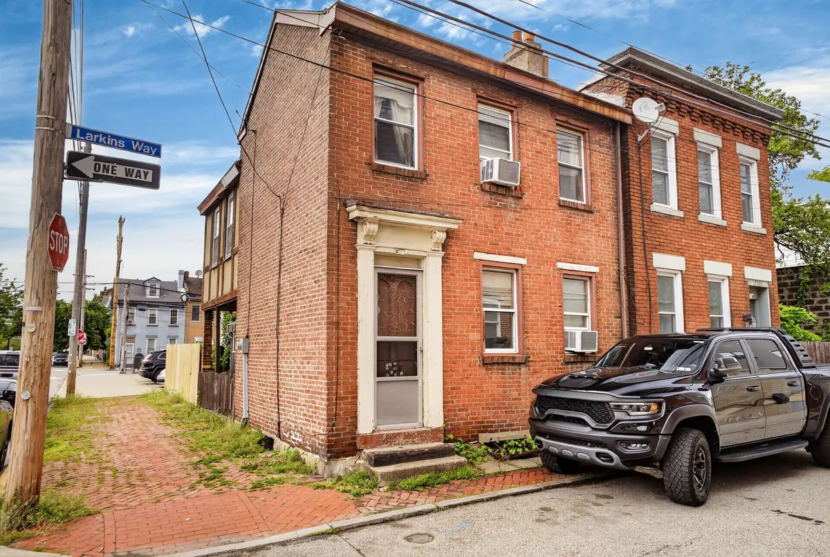 2301 Larkins Way, Pittsburgh, PA 15203 - #1